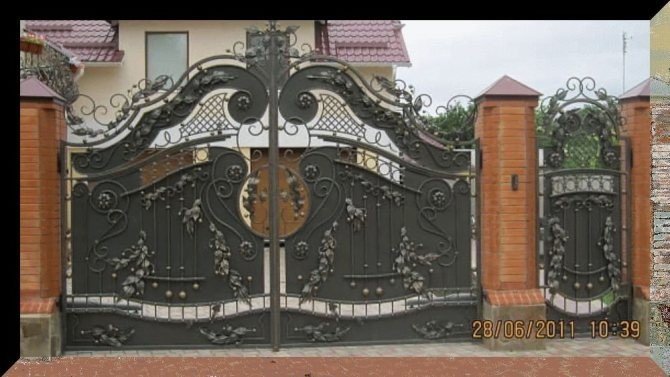 Кованые ворота новосельский