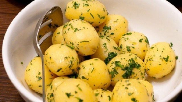 Картошка после варки синеет можно ли ее есть