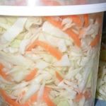 Секреты вкусных заготовок: можно ли квасить капусту в пластиковом ведре, советы и простые рецепты