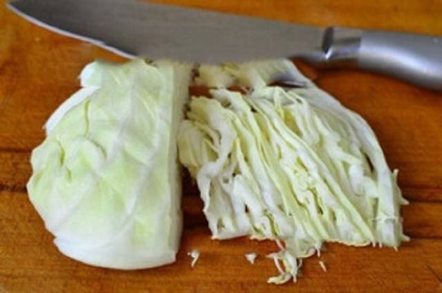 Обработка и нарезка капустных овощей белокочанная